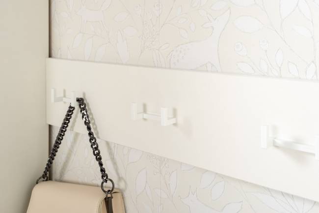 Вешалка Октава на шесть крючков цвет белый шагрень Вешалка Октава на шесть крючков цвет белый шагрень