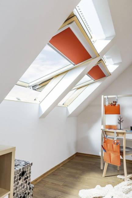 Мансардное окно FAKRO FTS U2 Standart, однокамерный, дерево Мансардное окно FAKRO FTS U2 Standart, однокамерный, дерево